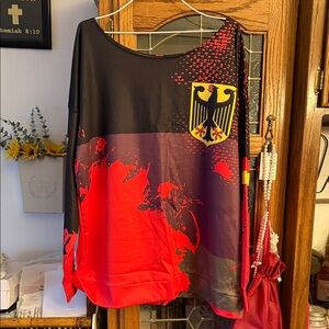 Source Unknown Black and Red Graphic Jersey Top